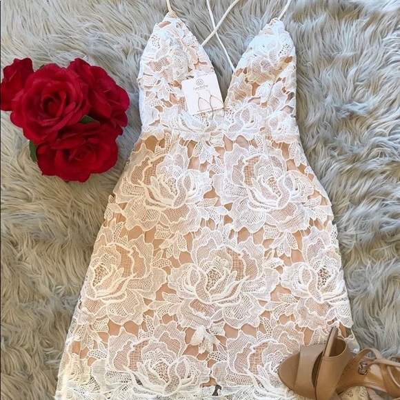 ‼️SOLD OUT‼️Nice in Lace❤️ - Picture 2 of 5